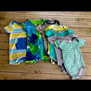 Lot of 7 onesies.
